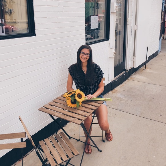 Meet your Posher, Stefanie - Picture 2 of 4